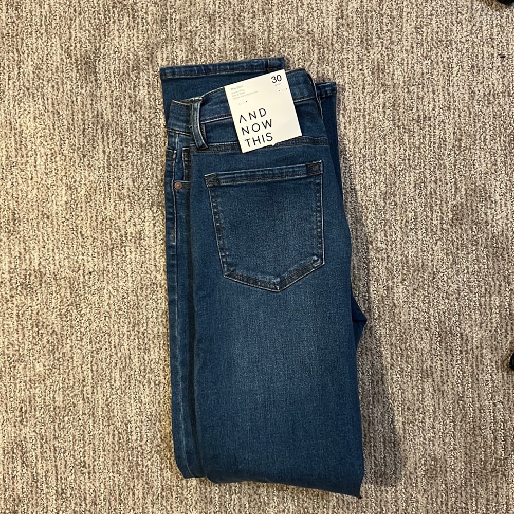 Mens size 30x30 Slim Fit Narrow Jeans